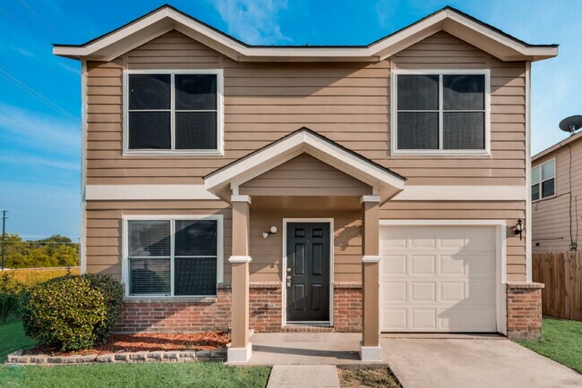 Primary Photo - 1161 Condor Dr