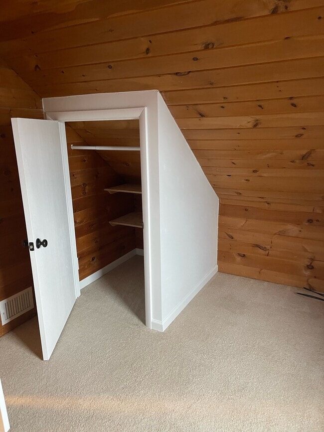 Building Photo - 616 Boston Rd