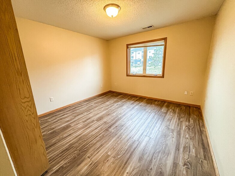 Building Photo - 1627 Gunston Dr