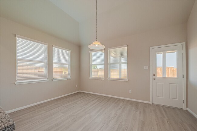 Building Photo - 1091 Lilly Ln