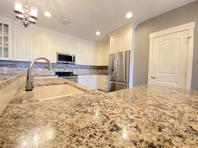 Building Photo - 6387 Paint Dr