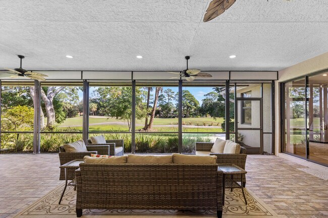 Building Photo - 1509 SW Mockingbird Cir