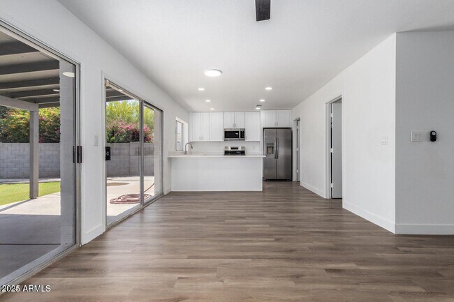 Building Photo - 1713 W Cortez Cir