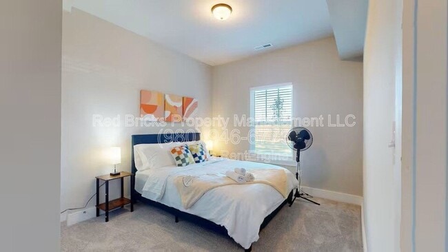 Building Photo - 4122 Salient St