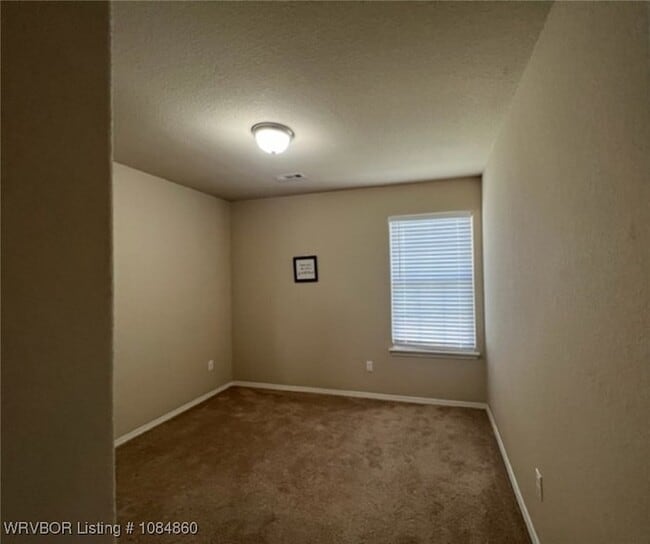 Building Photo - 8214 Huntington Way