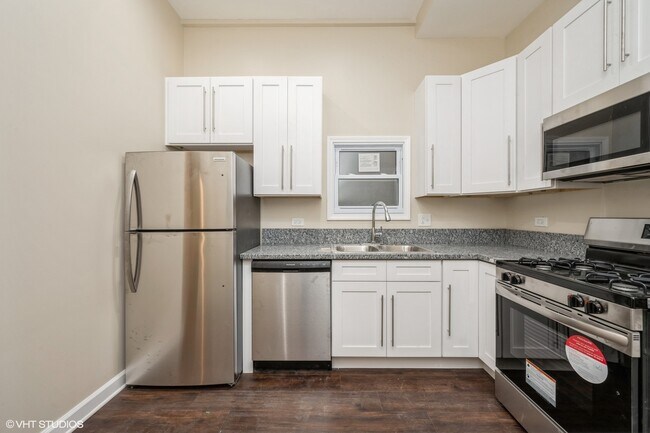 Building Photo - 5026 W Madison St