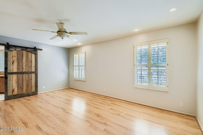 Building Photo - 201 W Diana Ave