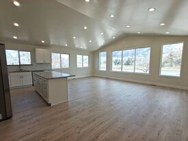 Building Photo - 6662 S Highland Dr