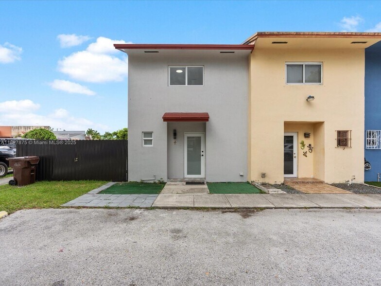 Building Photo - 1790 W 58th St