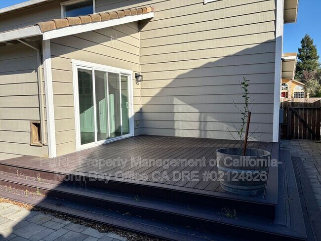 Building Photo - 104 Banff Way