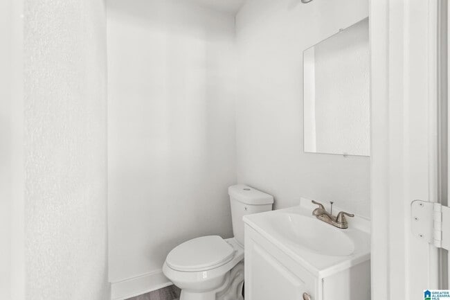 Building Photo - 5000 Court I