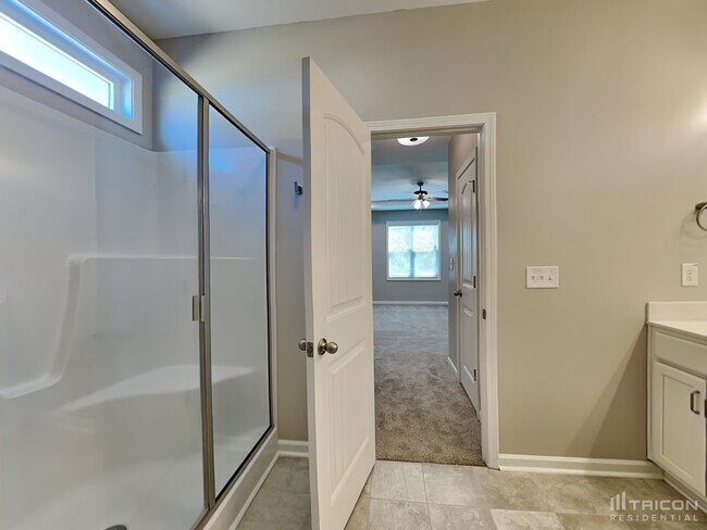 Building Photo - 122 Carissa Dr