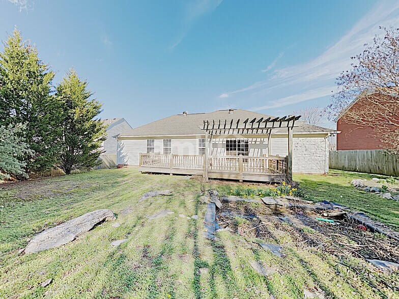 Building Photo - 2925 Burtonwood Dr