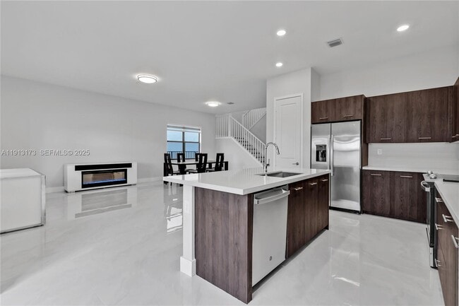 Building Photo - 4276 SW 173rd Ave