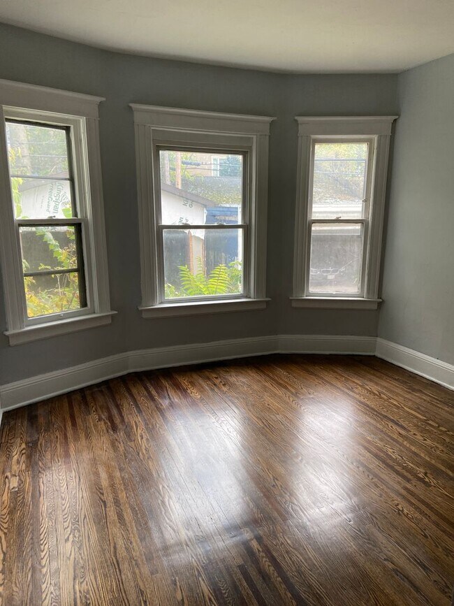 Building Photo - 677 W Delavan Ave