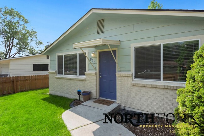 Building Photo - Spectacular Remodeled Nampa Home