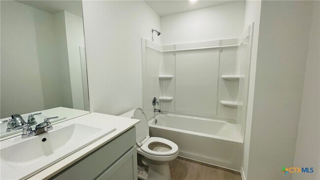 Building Photo - 1122 Campbellton Dr