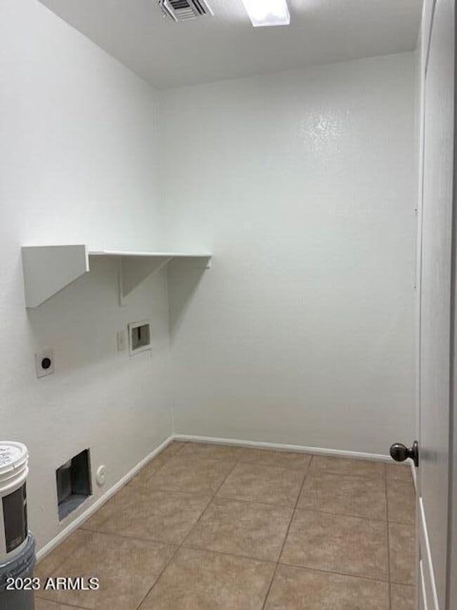 Building Photo - Rancho El Dorado 5 bedroom!