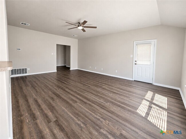 Building Photo - 3610 Del Mar Ct