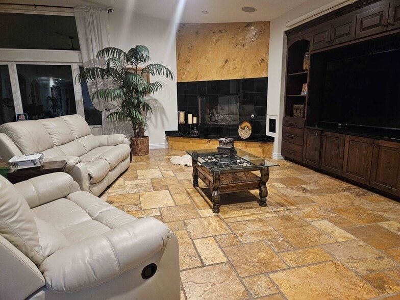 Building Photo - 12301 Frontera Rd