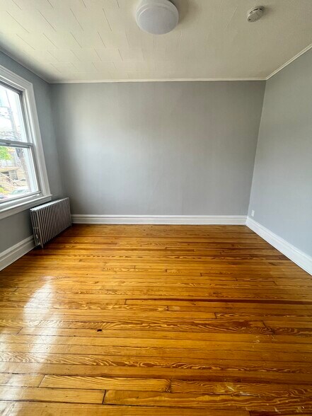 Building Photo - 289 Cator Ave