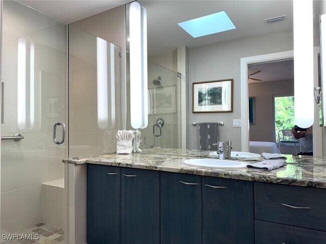 Building Photo - 668 95th Ave N