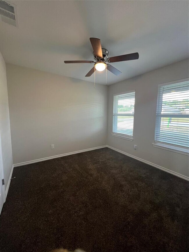 Building Photo - 1077 Fieldstone Dr