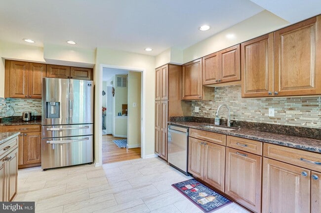 Building Photo - 6500 Wilson Ln
