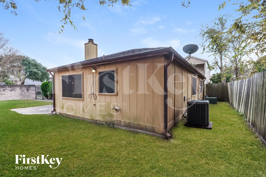 Building Photo - 12426 Sungate Ln