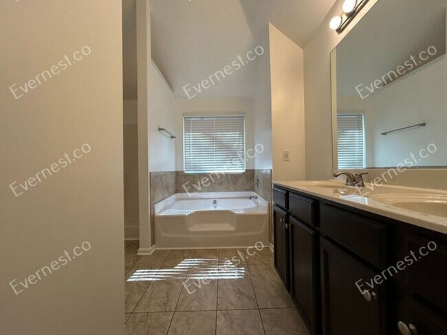 Building Photo - 5876 Grande River Rd