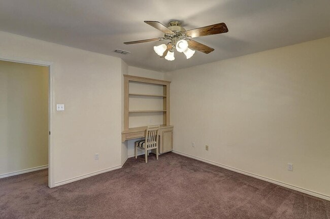 Building Photo - 4321 Holly Ridge Dr