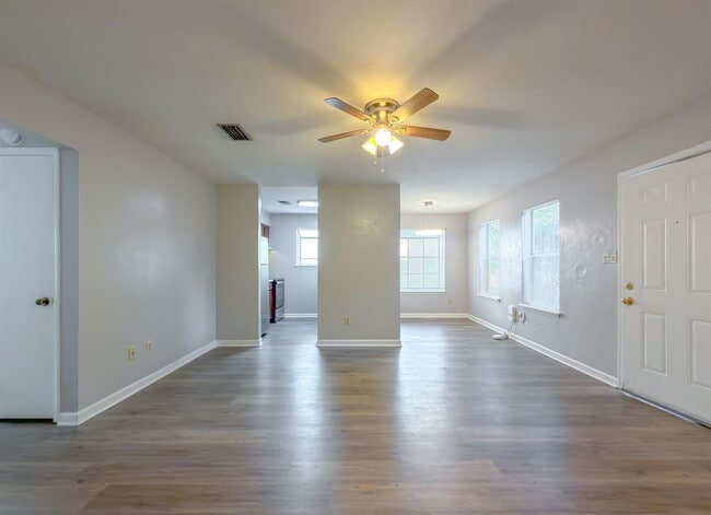 Building Photo - 2334 Sylvan Ct