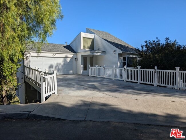 Primary Photo - 21443 Iglesia Dr