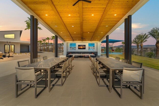 Building Photo - 35722 McCarthy St