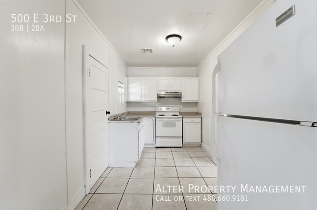 Building Photo - 500 E 3rd St