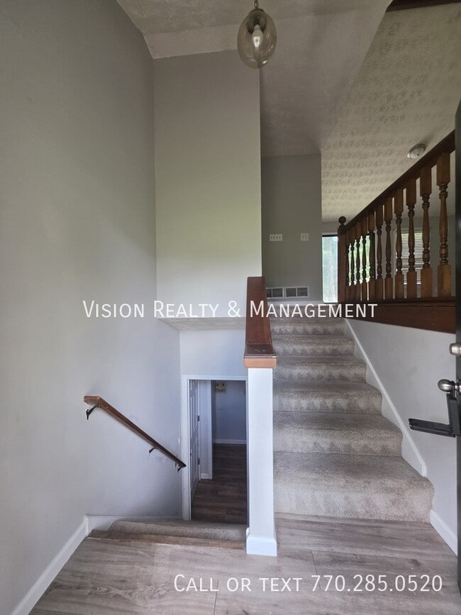 Building Photo - 985 S Lassetter Cir