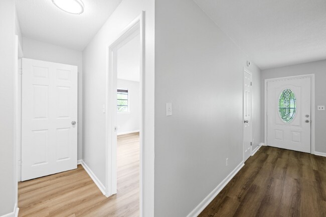 Building Photo - 1208 Gadd Rd