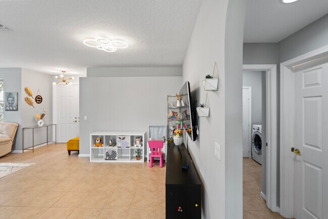 Building Photo - 2253 Balsan Way