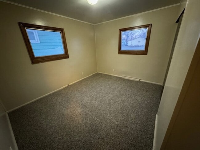 Building Photo - 739 Sherman Ave