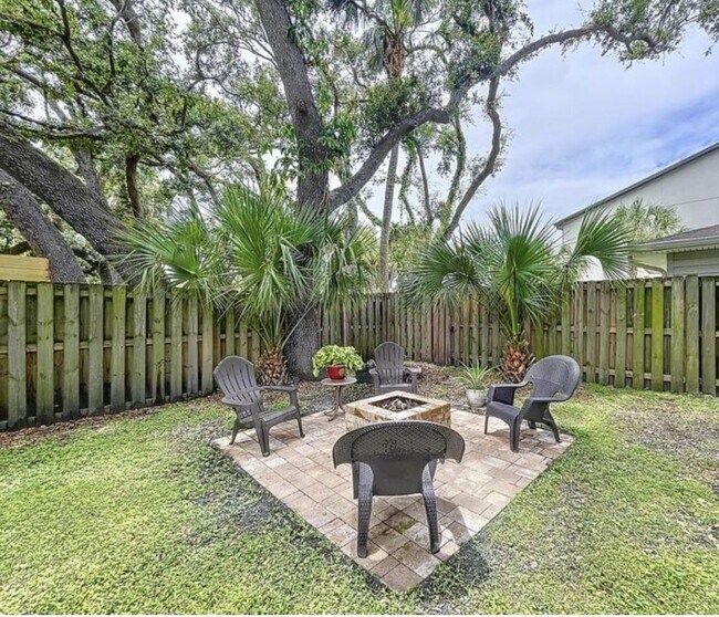 Building Photo - South Tampa RV + Boater’s dream!