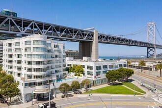 Building Photo - Spacious 1BR  / 1BA Portside Condo, Views,...