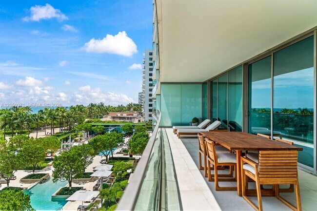 Building Photo - 10203 Collins Ave