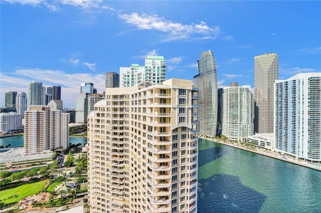 Building Photo - 848 Brickell Key Dr