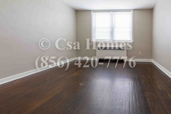 Building Photo - 1562 Bradley Ave
