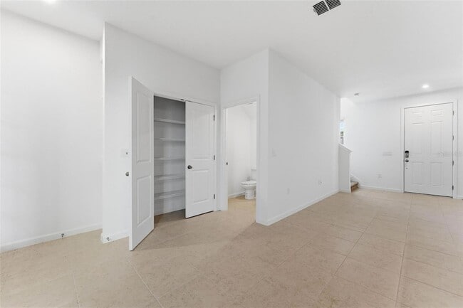 Building Photo - 1889 Seawall Wy