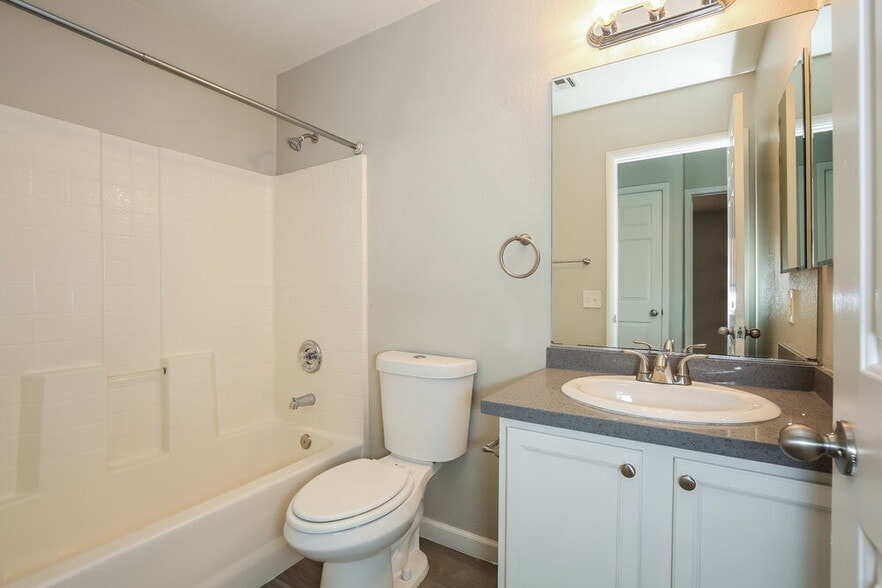 Building Photo - 511 Shallow Mist Ct