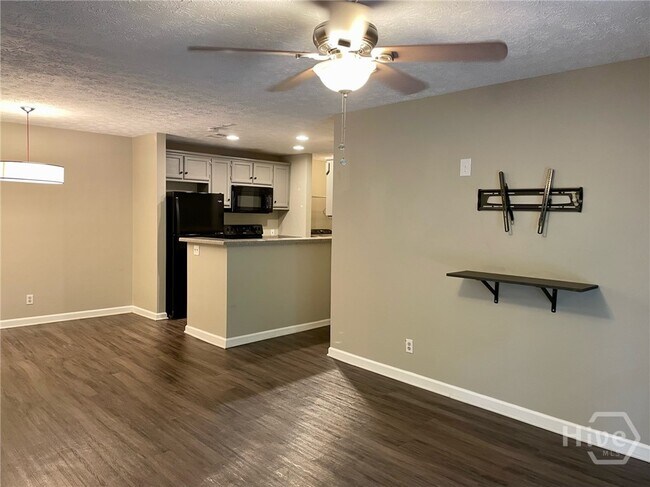 Building Photo - 100 Downing Way