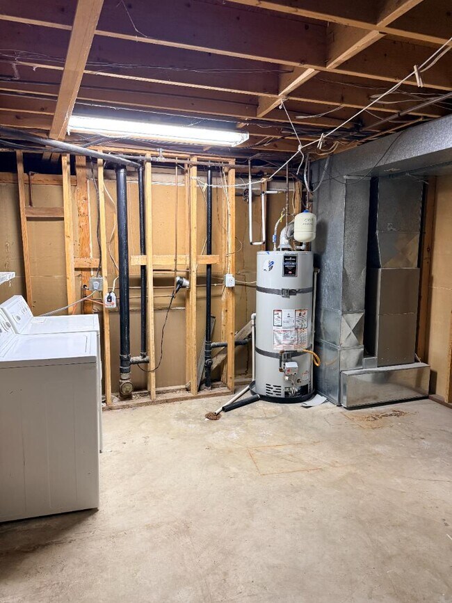 Building Photo - 633 S 1500 E