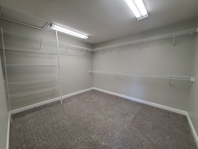 Building Photo - 958 Flynn McPherson Rd