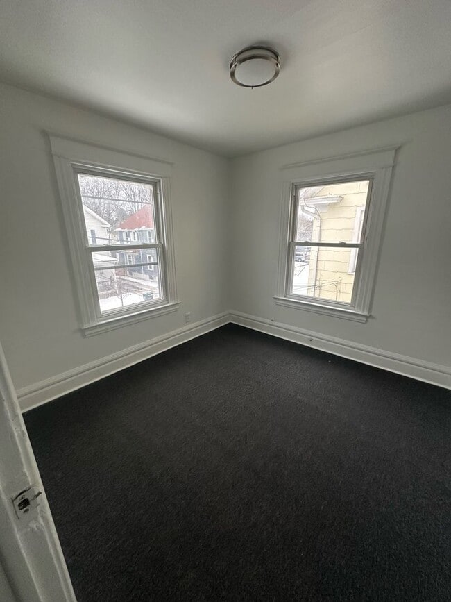 Building Photo - 37 Forester St